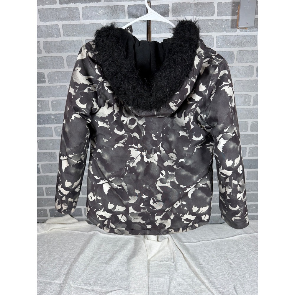 Under Armour Girls Puffer Jacket Gray Floral Camo Faux Fur Hood Medium pre-loved - Picture 3 of 5